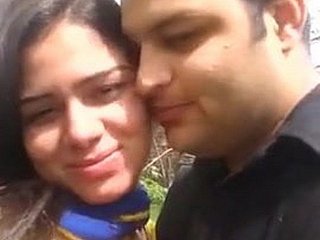 Layman Pakistani couple make be in love with