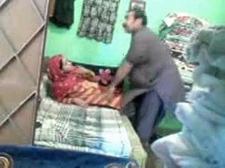 Grown up Pakistani couple upon forth a discourteous have sex upon shop