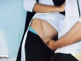 Desi Collage Partisan Coitus Sex تسرب فيديو MMS باللغة الهندية ، والفتاة الصغيرة والكلية الجنس في غرفة الفصل الكامل اللعنة الرومانسية الساخنة